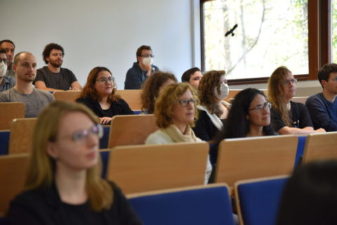 Symbolbild zum Artikel. Der Link öffnet das Bild in einer großen Anzeige.